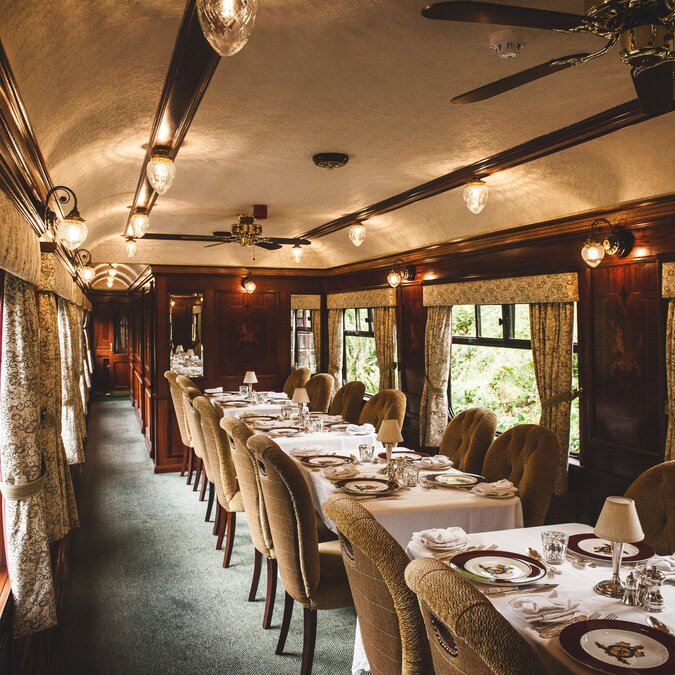 Royal Scotsman restaurant car | © Belmond Royal Scotsman restaurant car | © Belmond