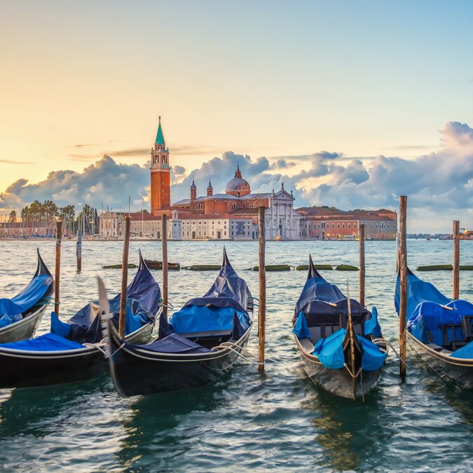 Gondola house on St Mark's Square with the church of San Giorgio di Maggiore in Venice | © Shutterstock 572755276