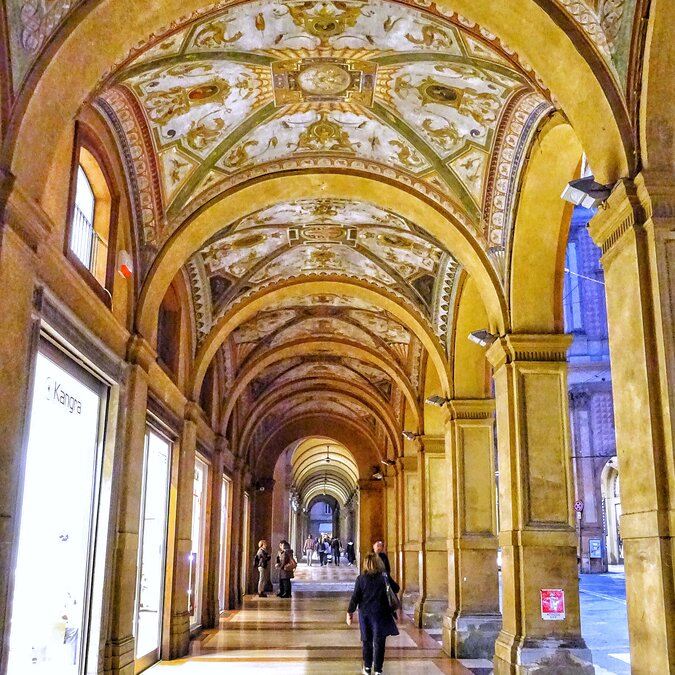Bologna Portico di Via Farini | © CC-BY-SA