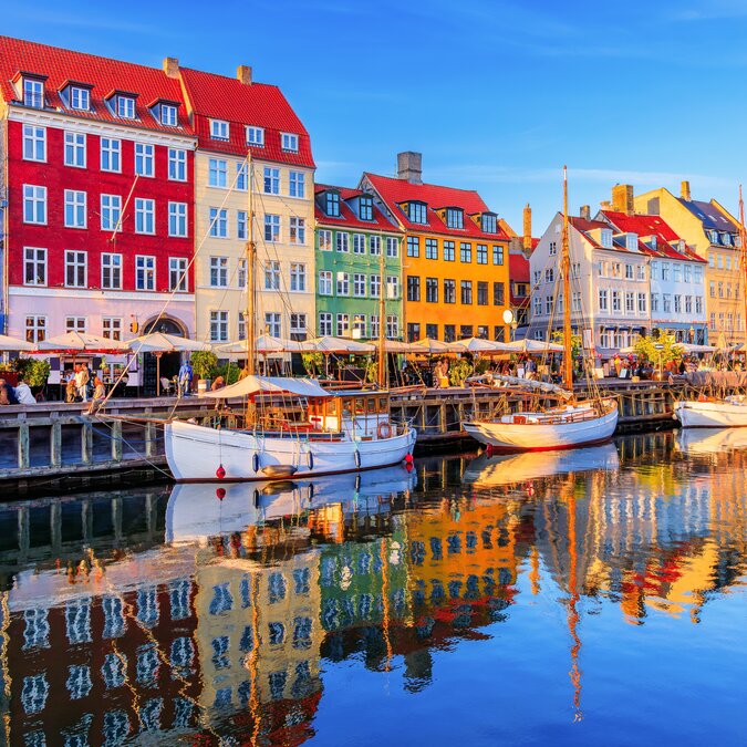 Nyhavn with sailing ships in Copenhagen | © Shutterstock 2689879999