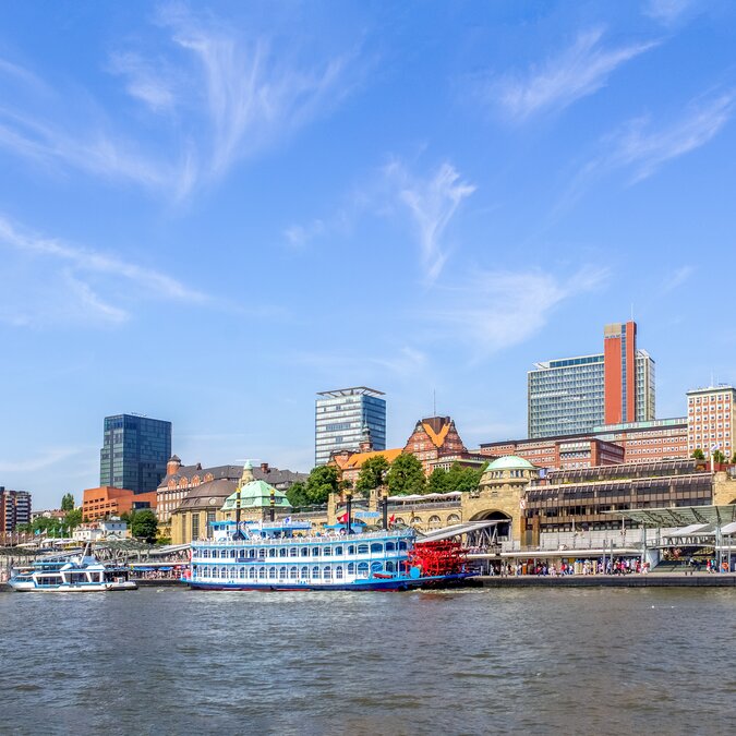 Landing stage Hamburg | © Shutterstock 383062084