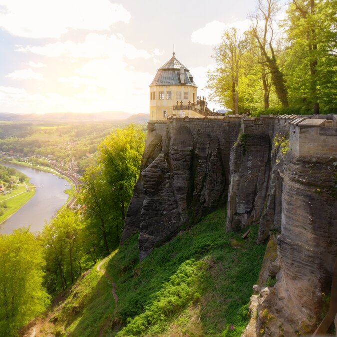 Forteresse de Koenigstein, paysage vert, Allemagne | © Shutterstock 1540591910