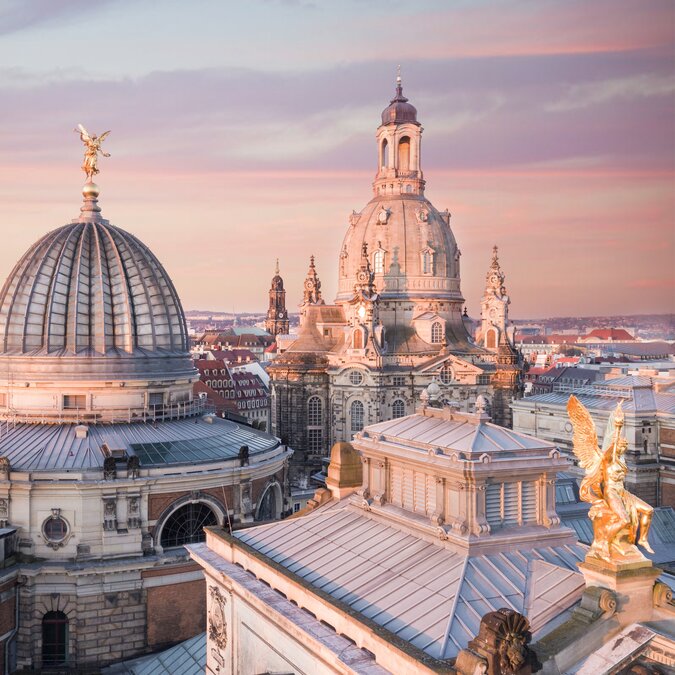 Vue sur la coupole de l'église Frauenkirche au-dessus de Dresde | © Tomy Heyduck