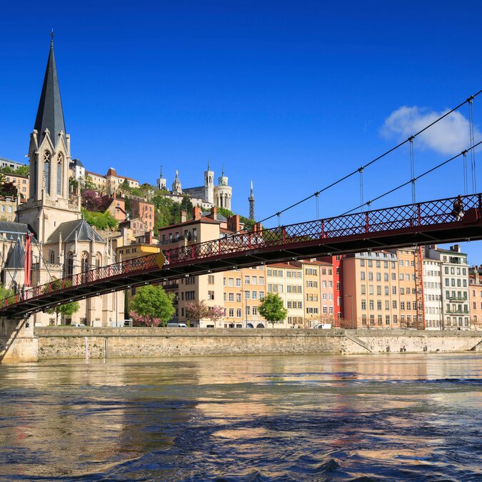 Saint Georges Bridge and Saint Georges Church in Lyon | © Shutterstock 412637899
