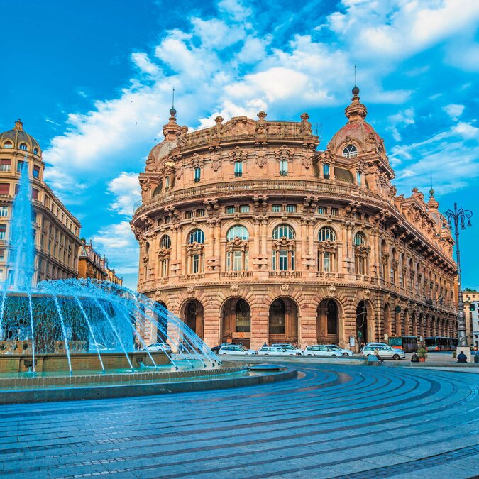"Piazza Ferrari" in Genua | © Shutterstock 742519927