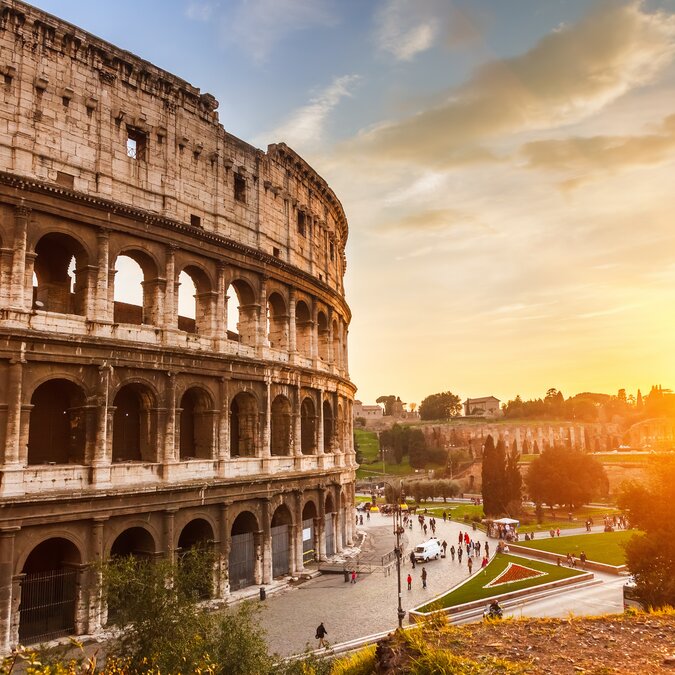 Colosseum at sunset | © Shutterstock 107102642