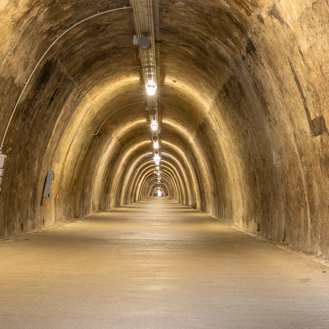 Tunnel Gric in Zagreb old town Croatia | © shutterstock_1574104786