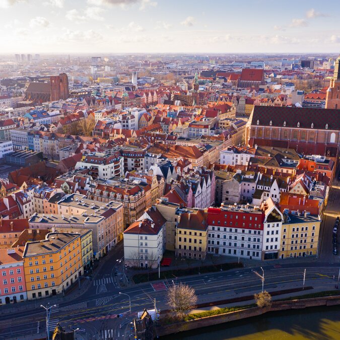 Aerial view of the city of Wrocław in Poland | © shutterstock_2417594057